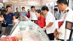 Kiểm tra Công ty cổ phần Chăn nuôi C.P. Việt Nam trước tin đồn bán heo, gà mắc bệnh