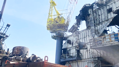 Khoảnh khắc tên lửa siêu thanh Nga đánh trúng giàn khoan Ukraine trên biển Đen