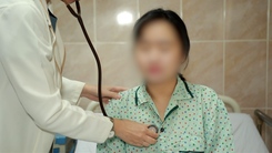 Người mẹ hiến thận cứu con gái 27 tuổi bị suy thận giai đoạn cuối