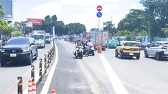 Đường thông thoáng hơn khi xe máy được rẽ trái từ đường Cộng Hòa vào nhà ga T3 sân bay Tân Sơn Nhất