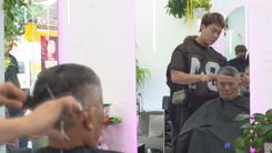 Góc nhìn trưa nay: Tiệm cắt tóc thu phí bằng... nụ cười