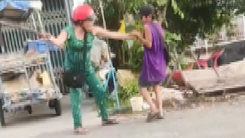 Video cháu bé ở Cần Thơ bị đánh tới tấp vì bán không hết vé số, công an vào cuộc