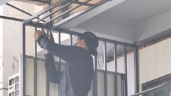 Sau vụ cháy cư xá Độc Lập làm 8 người chết, nhiều 'chuồng cọp' được tháo dỡ