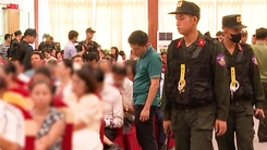 Video cảnh sát ập vào tụ điểm hội thảo, đánh sập đường dây đa cấp đầu tư tiền ảo