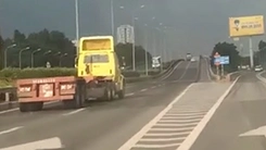 Bất ngờ với lý do tài xế xe đầu kéo lạng lách, đánh võng trên cao tốc TP.HCM - Long Thành