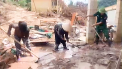 Điểm trường bán trú ở Nghệ An tan hoang sau lũ dữ