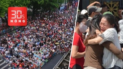 Bản tin 30s Nóng: 'Biển người' đội mưa, thức đêm chờ đại lễ; Nhiều gia đình đoàn tụ nhờ đặc xá