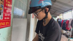Nam sinh làm bốc vác được Tuổi Trẻ ứng 15 triệu đồng đóng học phí