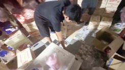 Khởi tố, bắt tạm giam nhóm sản xuất nước giặt, nước tẩy rửa giả số lượng lớn tại TP.HCM