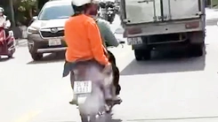 Người phụ nữ rải bột lạ xuống đường ở TP.HCM nói gì?