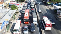 Ngã tư Đồng Tâm ùn ứ kéo dài, cầu Rạch Miễu thoát cảnh kẹt xe Tết dương lịch