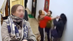 Người phụ nữ túm tóc, đánh hàng xóm tại hành lang chung cư Hà Nội bị công an triệu tập