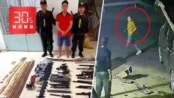 Bản tin 30s nóng: Xóa đường dây mua bán súng; Ô tô nát đầu sau tai nạn, tài xế bình an