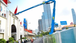 Thay 'áo mới' cho chợ Bến Thành và nhiều tuyến đường trung tâm trước Tết