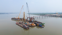 Flycam công trường cầu dây văng 11.844 tỉ nối Hà Nội và Hưng Yên sau 5 tháng khởi công