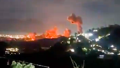 Nóng: Mỹ tấn công thủ đô Caracas, Venezuela ban bố tình trạng khẩn cấp