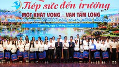 120 tân sinh viên vượt khó nhận học bổng Tiếp sức đến trường tại Lâm Đồng