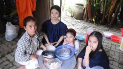 Đậu đại học rồi phải đi làm công nhân, nữ sinh Đà Nẵng được tặng 90% học phí