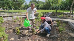 Chuyển động TP.HCM: Phủ sóng 'lá chắn' an sinh cho người cao tuổi