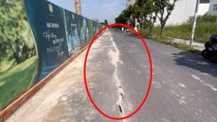 Nhiều vết nứt kéo dài trên đường T12 cạnh dự án nhà ở xã hội ở Nha Trang