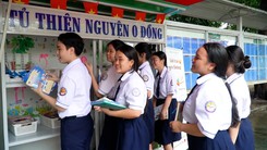 Ấm áp ‘tủ thiện nguyện 0 đồng’ của thầy trò trường THPT ở TP.HCM