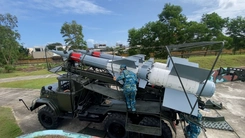 'Bộ đội tên lửa' canh giữ bầu trời bên bờ biển Đà Nẵng ngày Tết