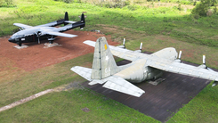 Ngắm 2 máy bay vận tải quân sự hạng nặng của Mỹ được trưng bày tại Quảng Trị