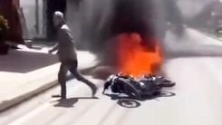 Bắt tạm giam thanh niên đốt xe máy khi bị cảnh sát giao thông kiểm tra nồng độ cồn