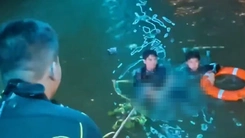 Tìm thấy thi thể 2 nạn nhân đuối nước dưới Kênh Tàu Hủ, phường Sài Gòn