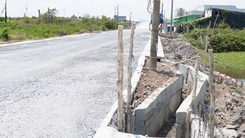 Cống thoát nước 'cong quẹo' để né cột điện ở Cà Mau, ban quản lý dự án nói gì?