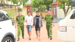 Dùng dao và bình xịt hơi cay chống trả công an khi bị vây bắt ở Đắk Lắk