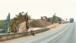 Vượt ‘bão giá’ và nắng nóng, đưa dự án mở rộng cao tốc Cam Lộ - La Sơn về đích đúng hẹn