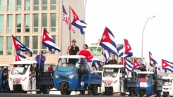 Người dân Cuba chạy xe điện, xe đạp tuần hành phản đối lệnh cấm vận của Mỹ