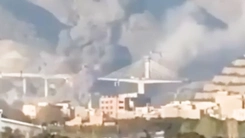 Ông Trump đăng video cây cầu lớn nhất Iran bị phá hủy, cảnh báo Iran đạt thỏa thuận 'trước khi quá muộn'