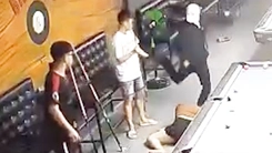 Triệu tập thanh niên hành hung 'vợ hờ' dã man tại quán bida
