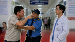 Từ 15-5, người nhà bệnh nhân có thể bị phạt đến 40 triệu đồng nếu có những hành vi này