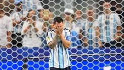Video Messi tiếc nuối khi sút hỏng phạt đền trong trận Argentina gặp Áo