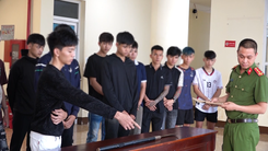 Bắt nhóm thanh niên cầm dao rựa hỗn chiến khiến 2 người nhập viện cấp cứu