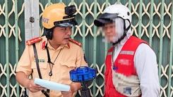 Nhiều tài xế xe ba gác, shipper bị phạt vì các lỗi thường gặp