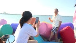 Bờ kè Xóm Rớ 'thay áo mới' thành điểm check-in hút khách