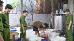Bên trong kho xưởng sản xuất 30.000 chai dầu gội, sữa tắm giả tại Ninh Bình