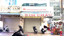 Video nhiều tiệm kim cương đóng cửa sau thông tin khởi tố chủ tiệm Kim Lý, Ngọc Tâm, Ngọc Châu Âu