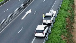 Cao tốc miền Tây do chưa có trạm dừng nghỉ: Nhiều tài xế dừng xe sai quy định
