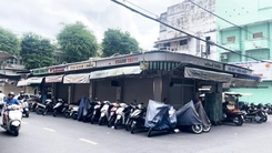 Điều gì khiến nhiều tiệm vàng, kim cương đồng loạt 'trùm mền', ngoài lý do tắc thanh khoản?