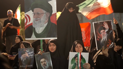 Người dân Iran xếp hàng suốt đêm tiễn biệt cố Lãnh tụ tối cao Ali Khamenei