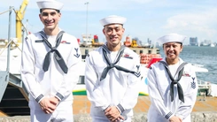 Gặp những sĩ quan, thủy thủ gốc Việt trên tàu sân bay Mỹ USS George Washington