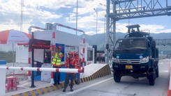 Ngày đầu thu phí cao tốc từ Nha Trang đến Quảng Ngãi: Nhiều xe chưa dán thẻ ETC, tài khoản hết tiền 