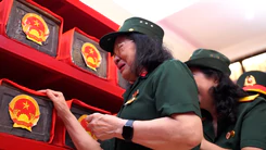 Video cựu chiến binh Trường Sơn nghẹn ngào tại công viên Lê Thị Riêng
