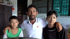 Ngư dân trôi 4 ngày trên biển đoàn viên với hai con 