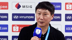 Sau trận chung kết, HLV Kim Sang Sik dí dỏm: Hôm nay tôi là 'king' của bóng đá Việt Nam